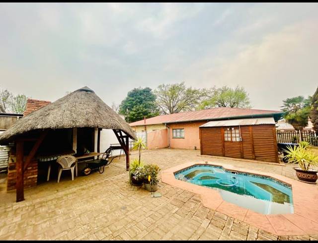 2 BEDROOM HOUSE FOR SALE IN VANDERBIJLPARK CW 2